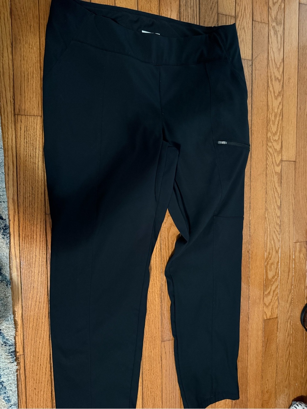 Columbia Black Performance Leggings with Subtle Logo